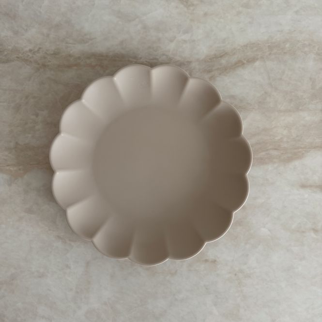 Hovedbilde Tallerken i silikon My1 BLOSSOM StrL - Mørk sand 