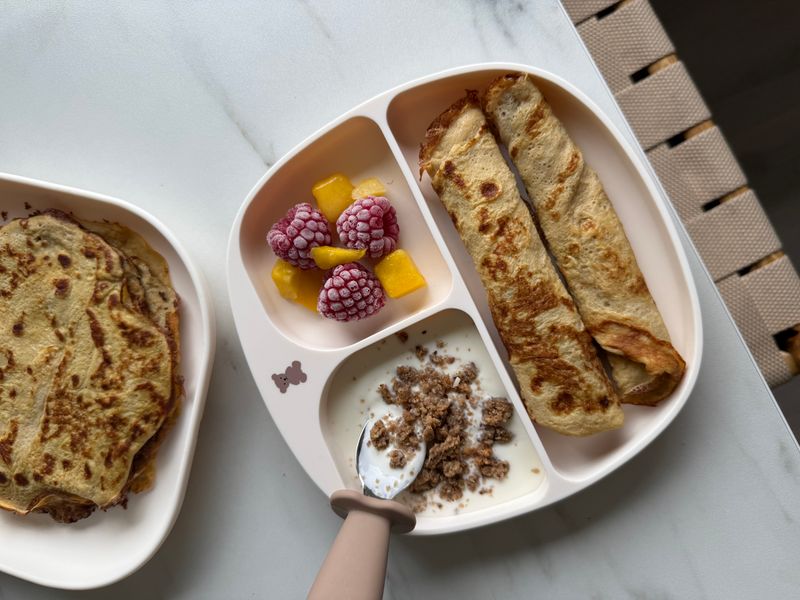 Tallerken for barn med inndeling og sugekopp – VELG FARGE